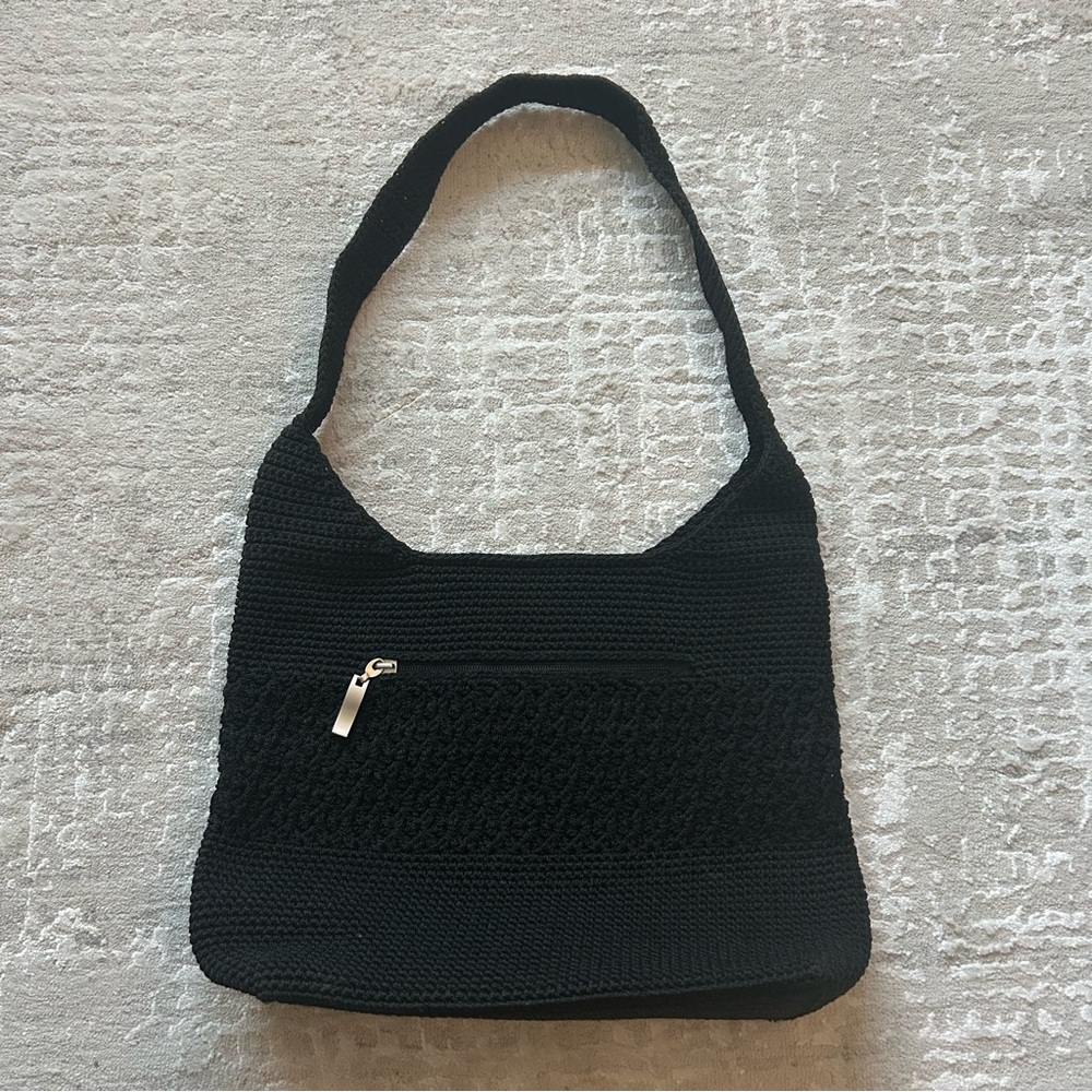 ⭐️ Worthington black crochet knit purse